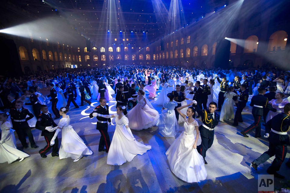 Moscow lung linh trong vũ hội quốc tế của thiếu sinh quân